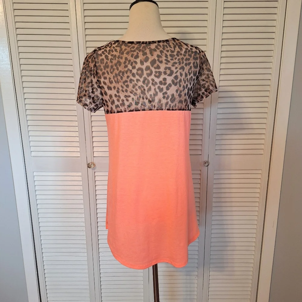 Leopard Print Coral Women's Top Medium *C5 - Picture 4 of 4